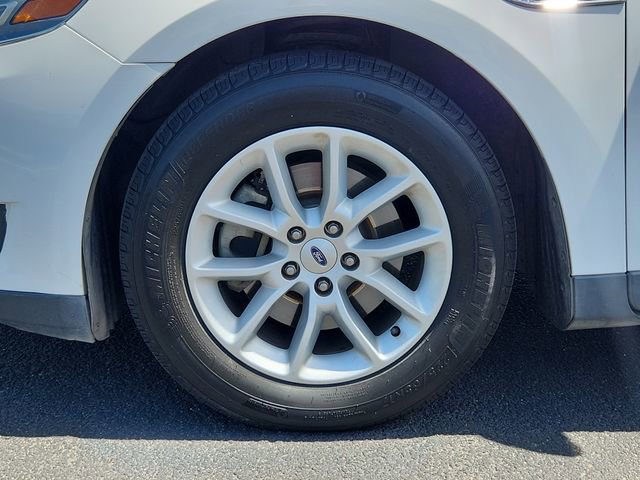 Used 2013 Ford Taurus SE FWD image 23
