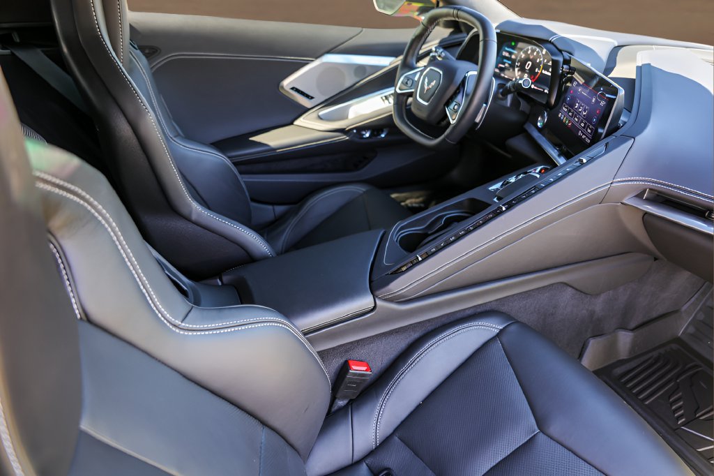 Used 2023 Chevrolet Corvette Stingray Preferred Cpe w/ Z51 Performance Package RWD image 24