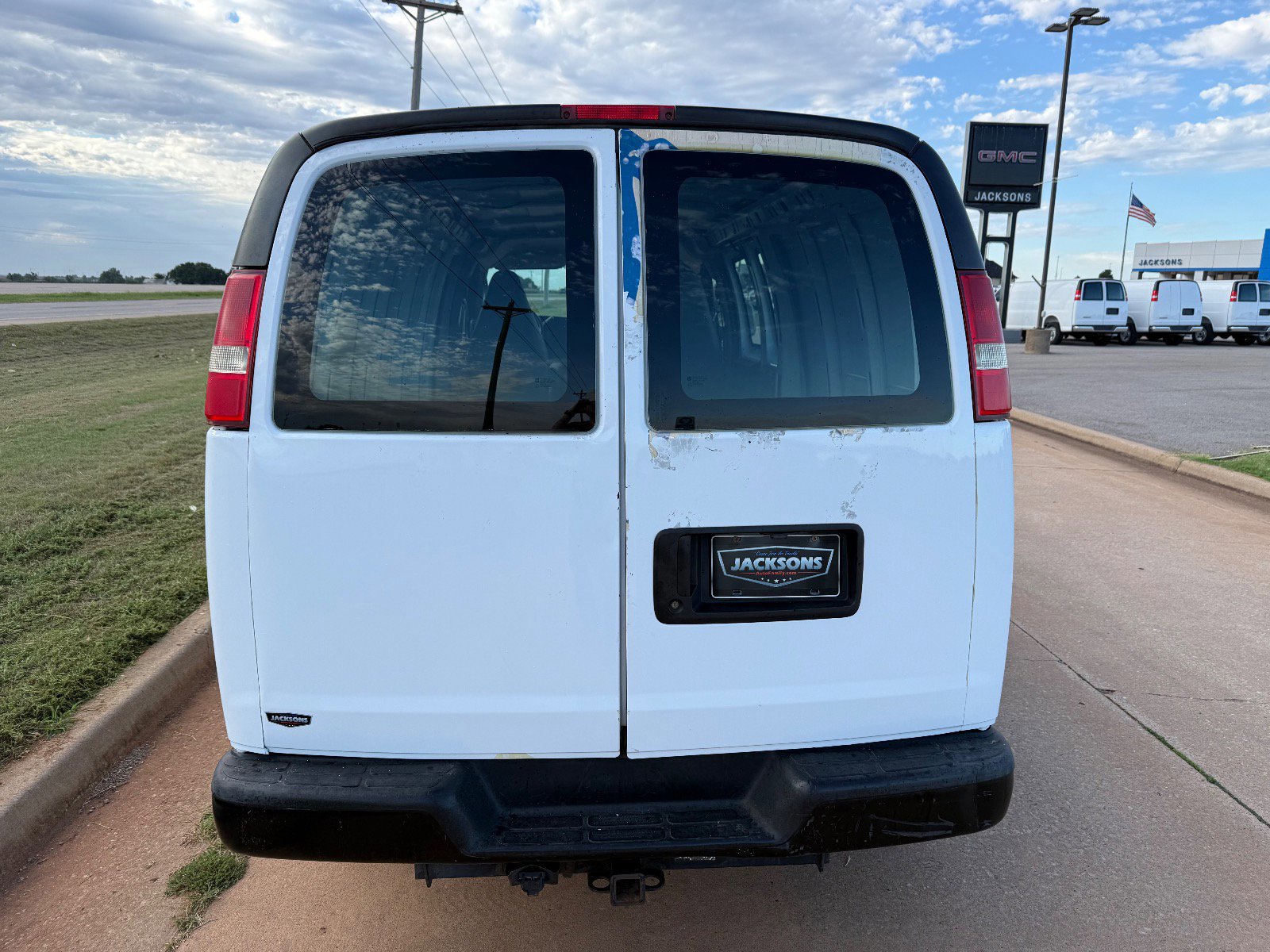 Used 2016 GMC Savana 2500 image 4