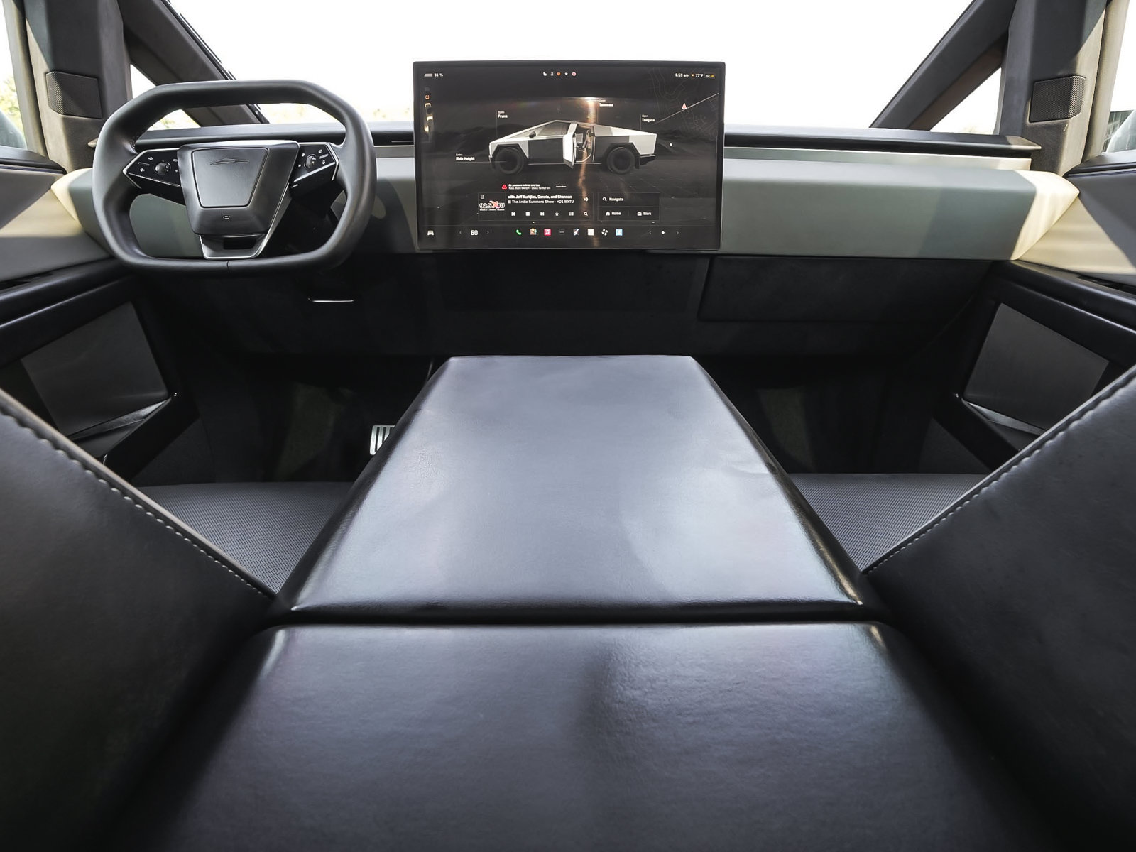 Used 2025 Tesla Cybertruck AWD Crew Cab image 33