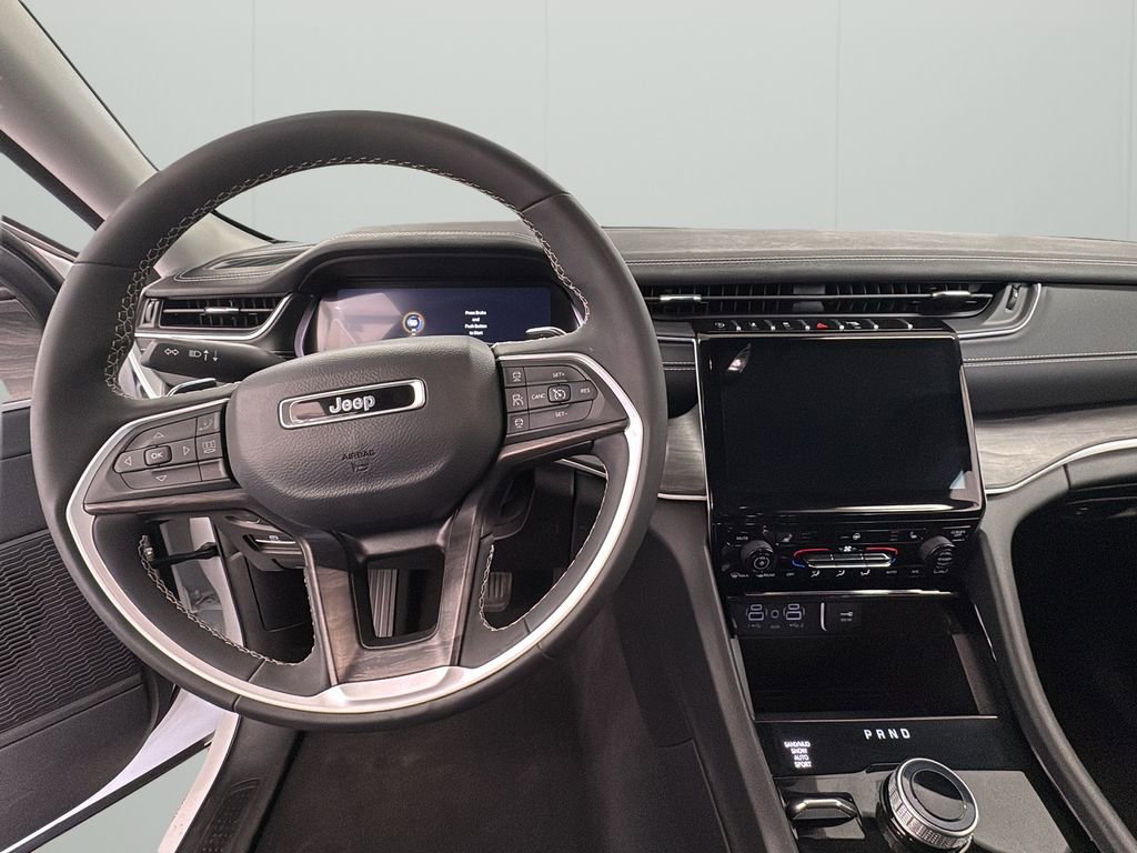 Used 2023 Jeep Grand Cherokee Limited image 9