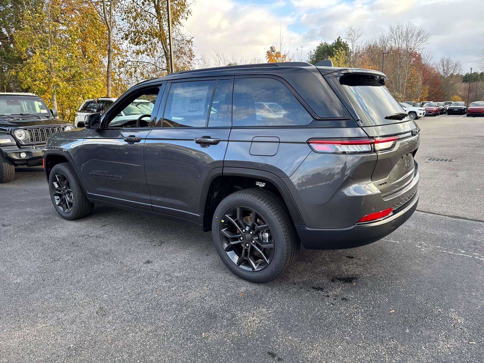 New 2025 Jeep Grand Cherokee Limited image 3