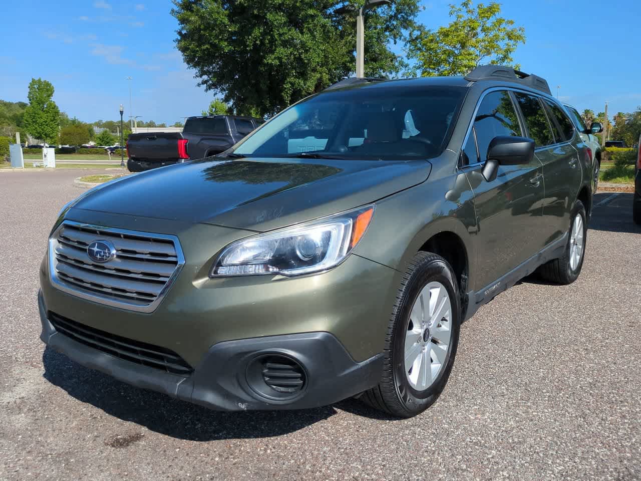 Used 2017 Subaru Outback 2.5i AWD/4WD image 2