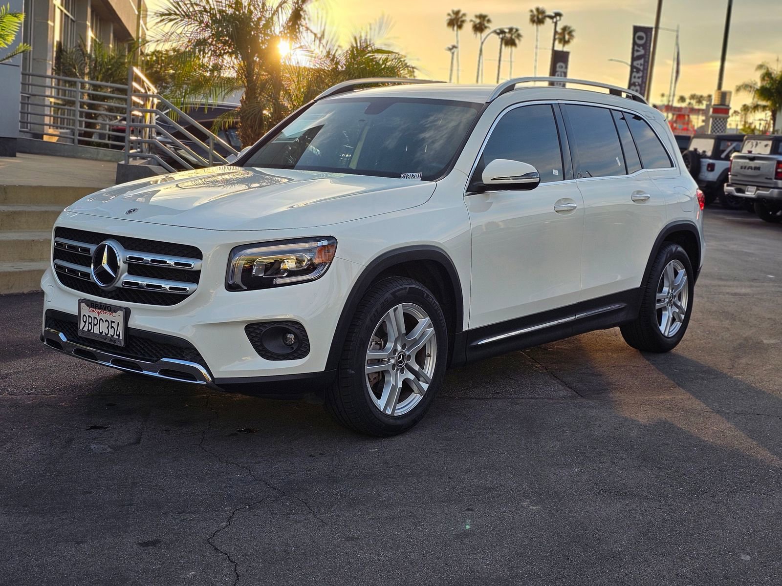 Used 2022 Mercedes-Benz GLB 250 4MATIC image 3