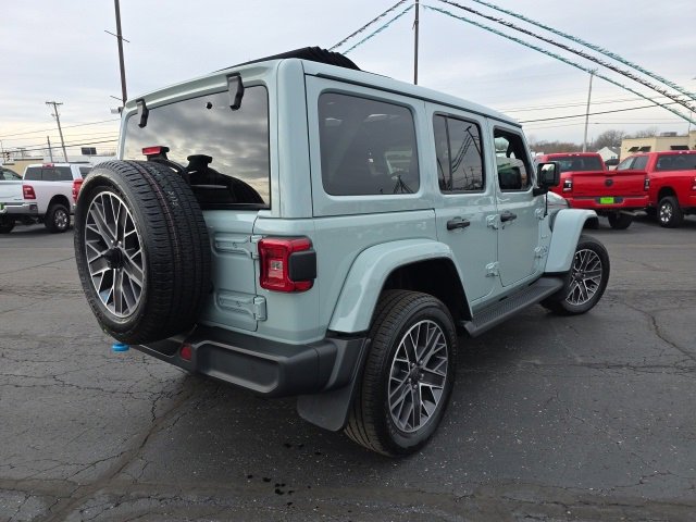 Used 2023 Jeep Wrangler Unlimited Sahara w/ Cold Weather Group image 6