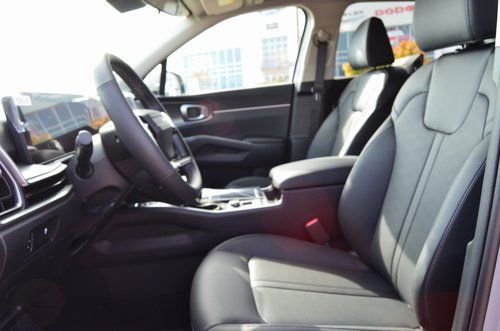 New 2026 Kia Sorento S w/ S Panoramic Sunroof Package image 6