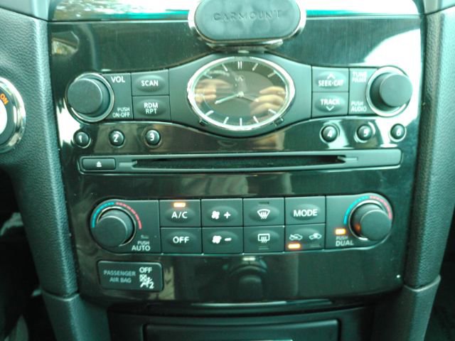 Used 2017 INFINITI QX70 AWD image 43