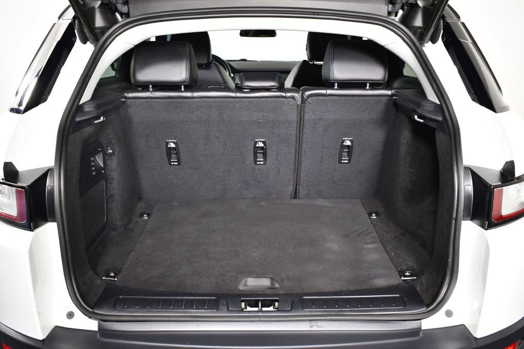 Used 2019 Land Rover Range Rover Evoque SE Premium image 12