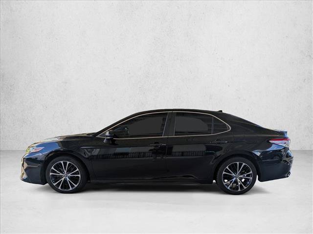 Used 2020 Toyota Camry SE FWD image 2