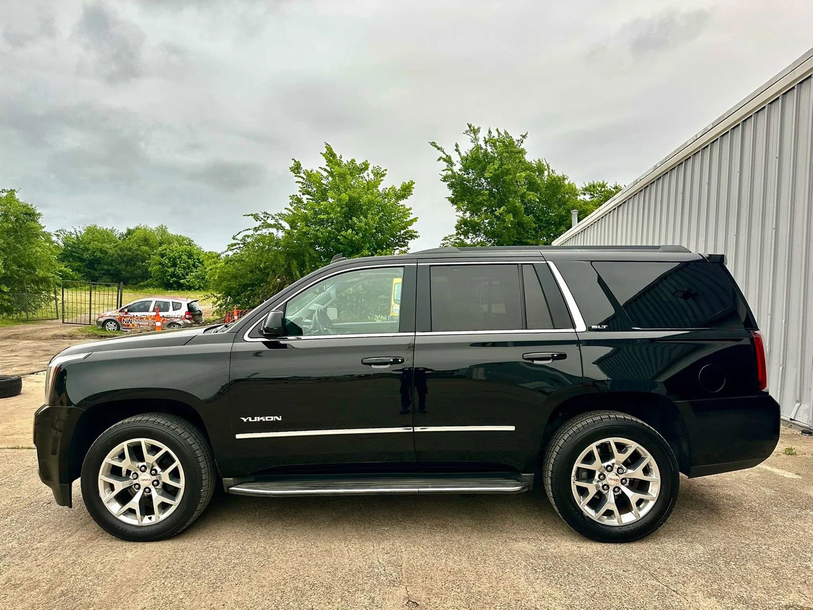 Used 2015 GMC Yukon SLT w/ Open Road Package RWD image 3