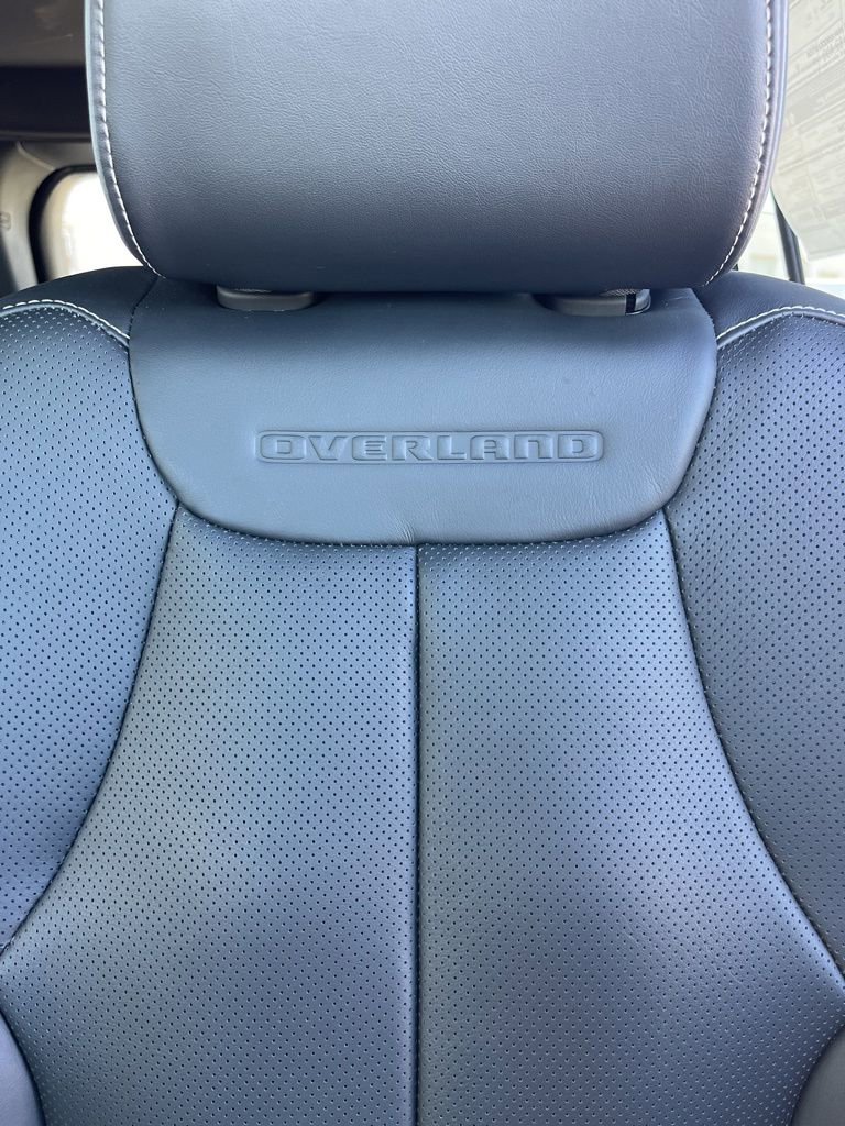 New 2025 Jeep Grand Cherokee Overland w/ Luxury Tech Group IV image 8