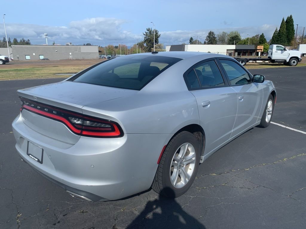 Used 2022 Dodge Charger SXT image 4