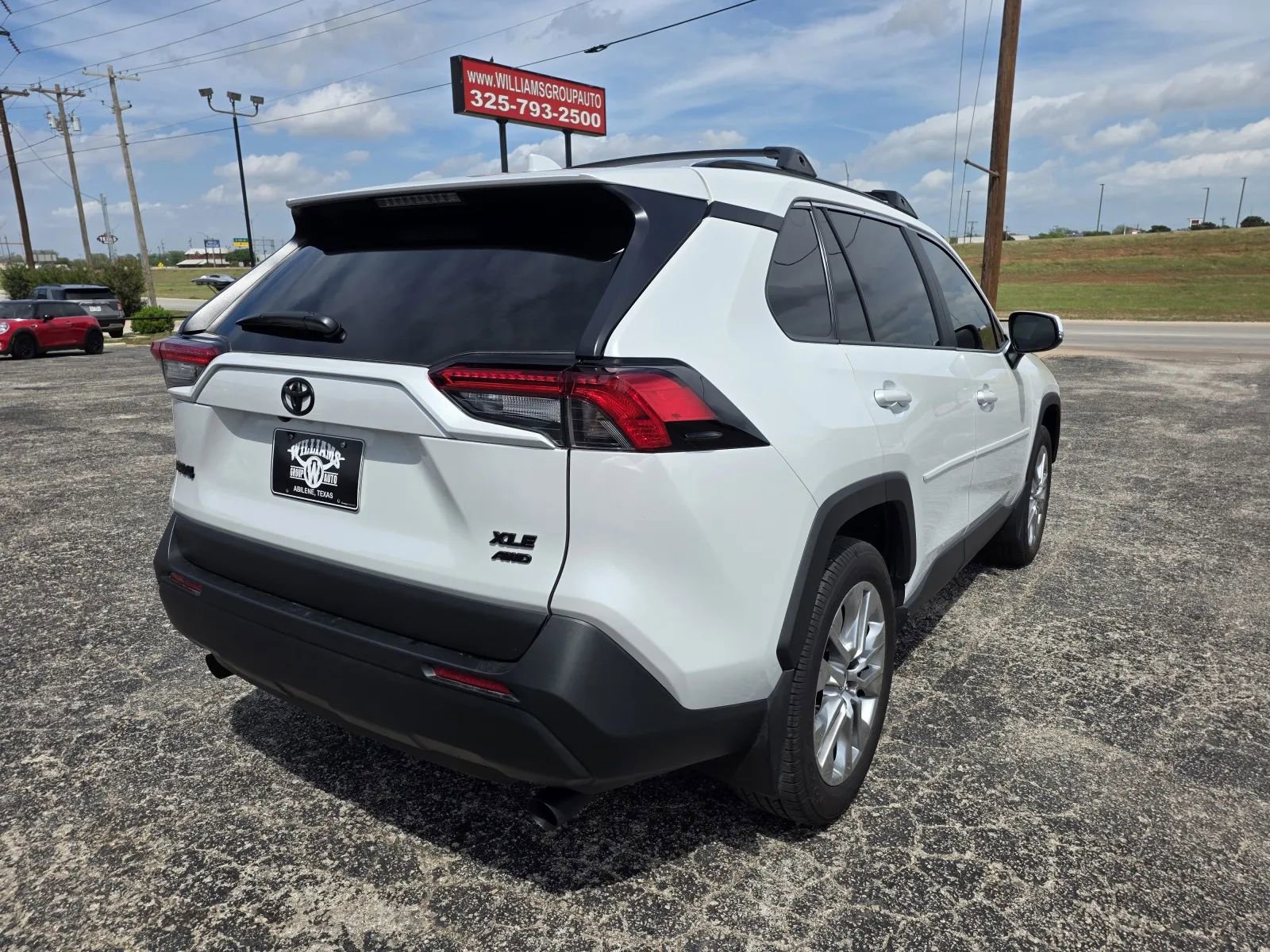 Used 2025 Toyota RAV4 XLE Premium w/ Weather Package image 7