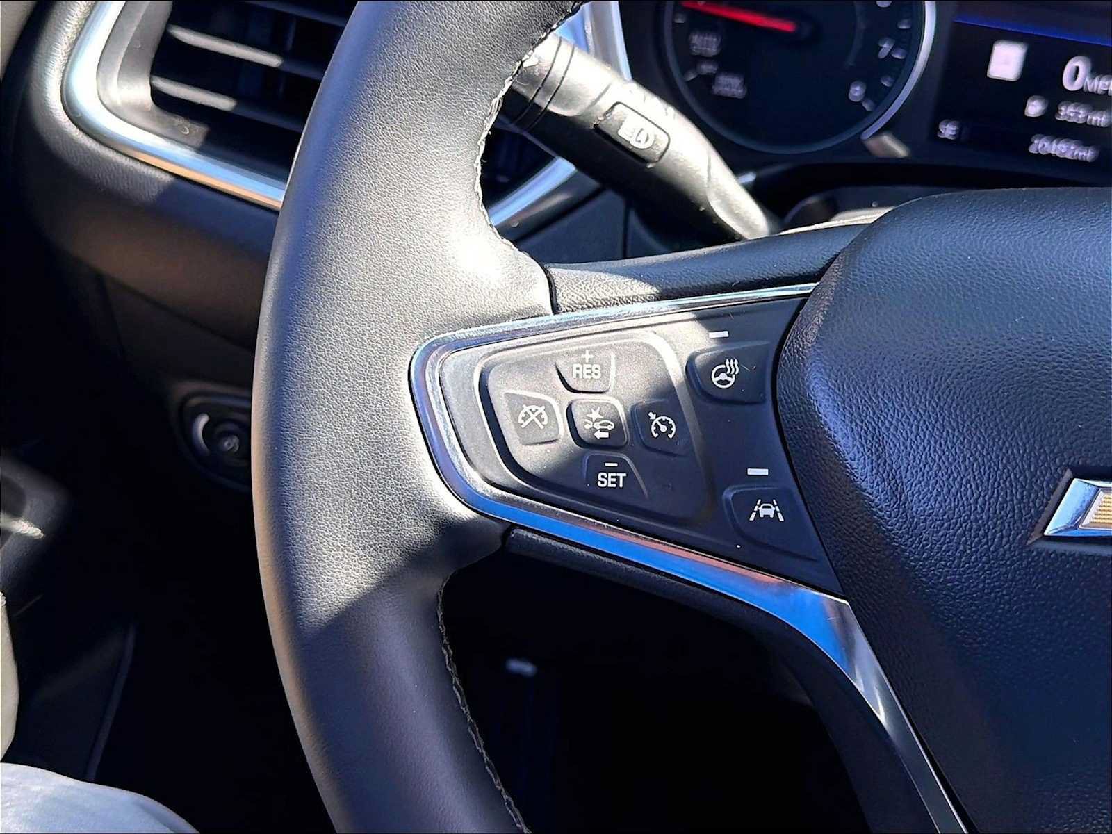 Used 2024 Chevrolet Equinox Premier AWD/4WD image 19