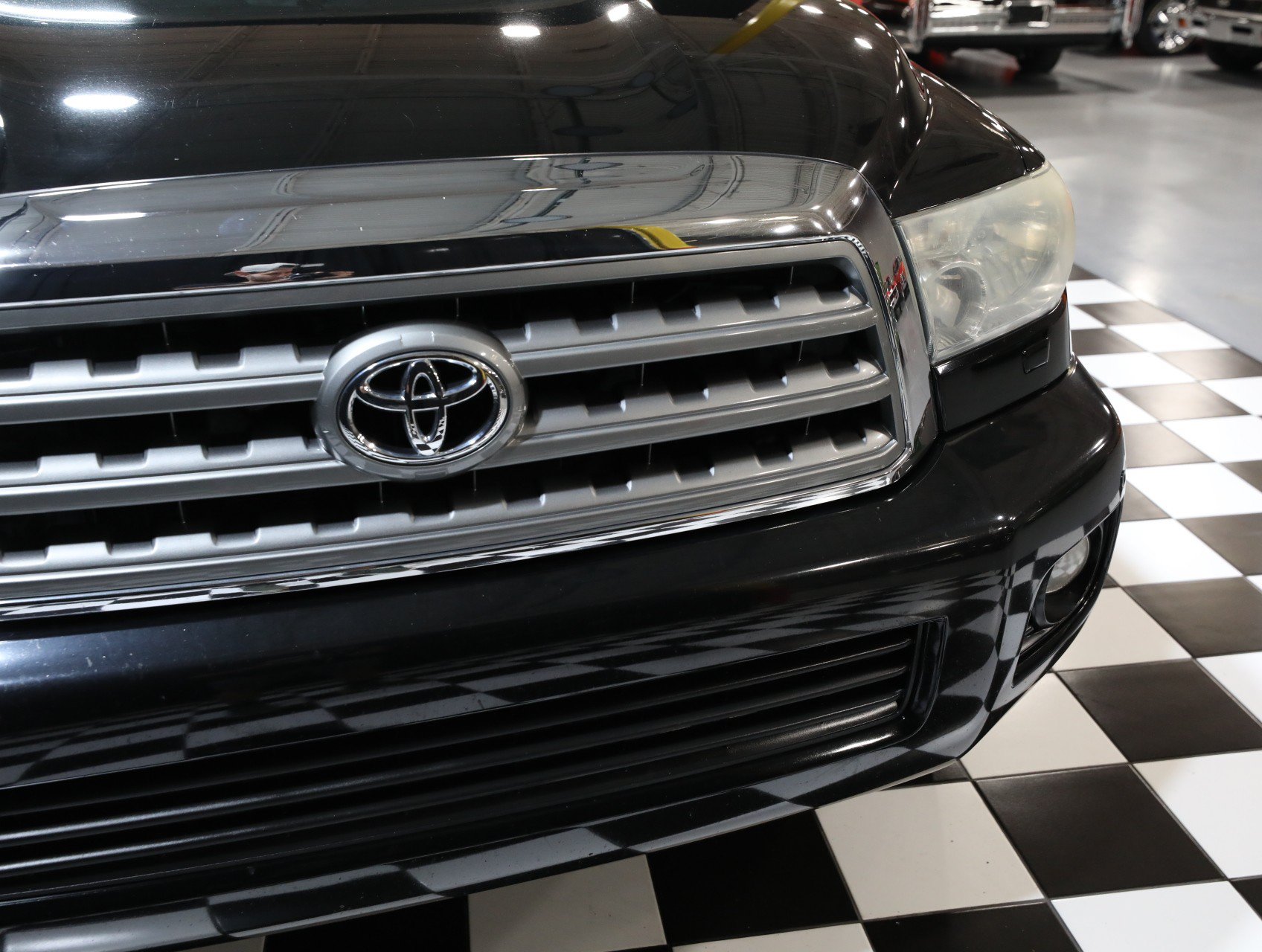 Used 2016 Toyota Sequoia Limited AWD/4WD image 10