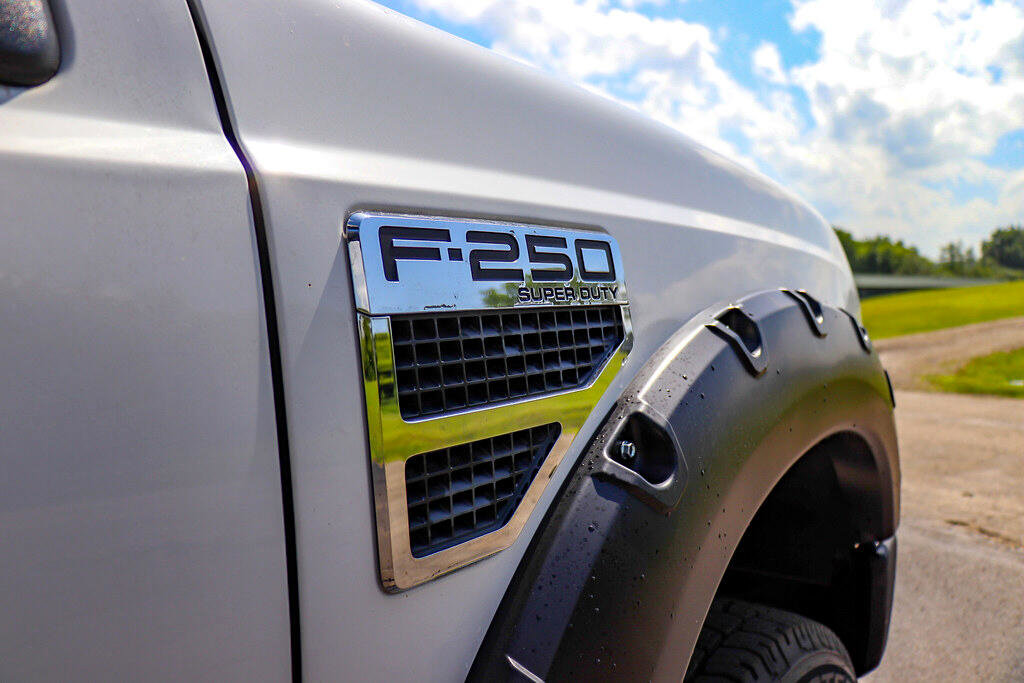 Used 2009 Ford F250 Lariat image 27