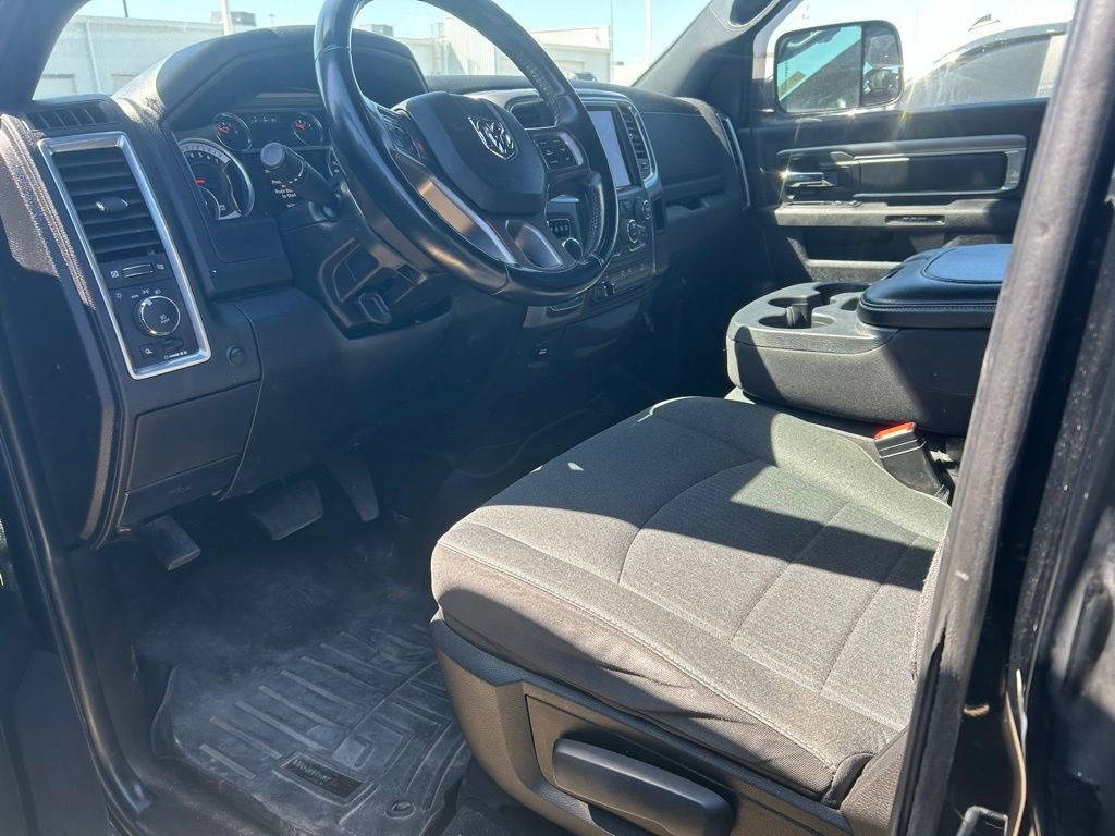 Used 2022 RAM 1500 Classic Warlock image 9