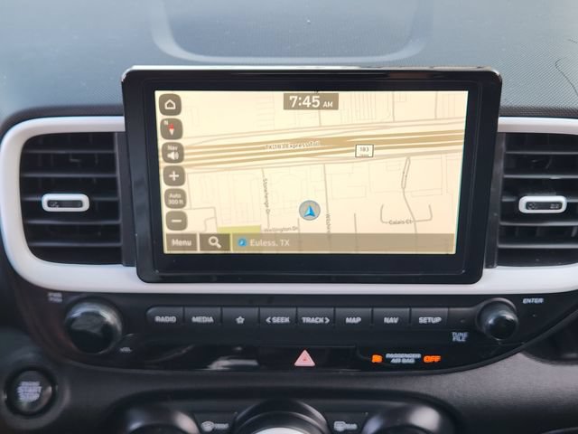 Used 2023 Hyundai Venue Limited FWD image 6