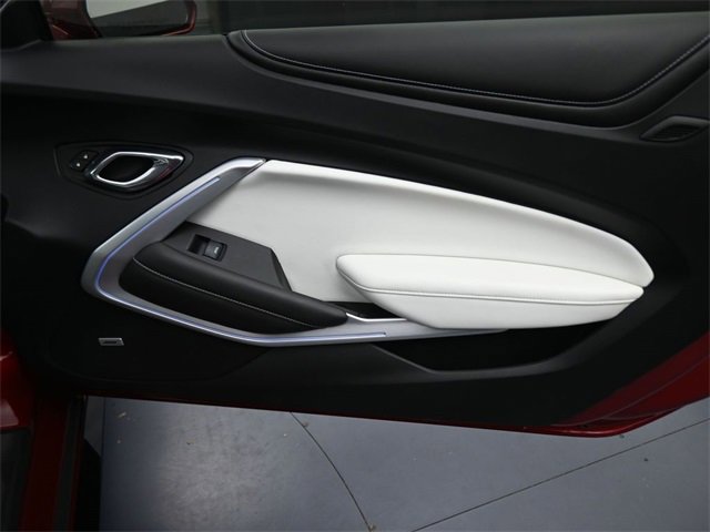 Used 2017 Chevrolet Camaro SS image 11