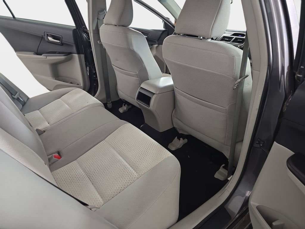 Used 2014 Toyota Camry LE image 12