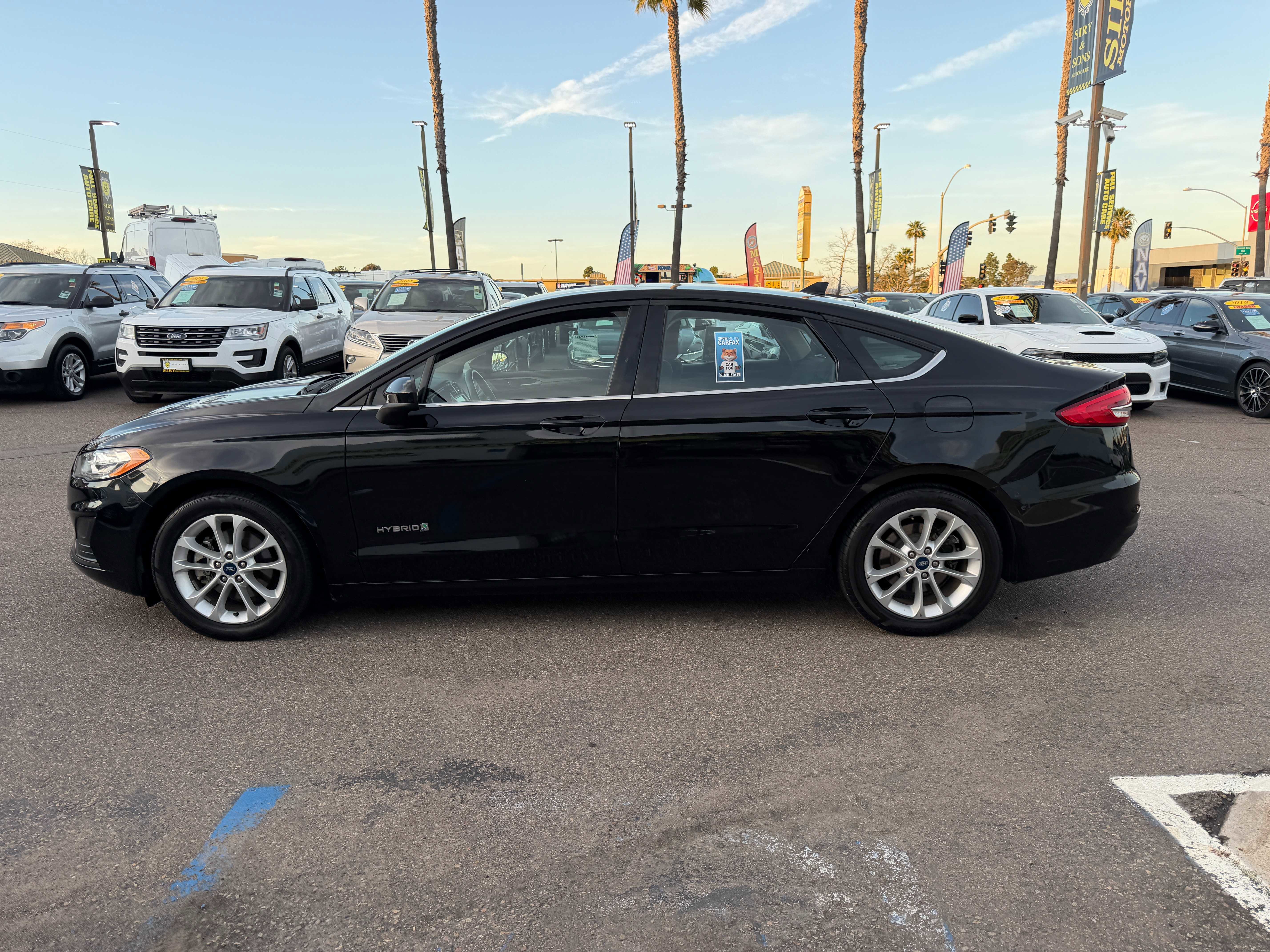 Used 2019 Ford Fusion SE FWD image 6