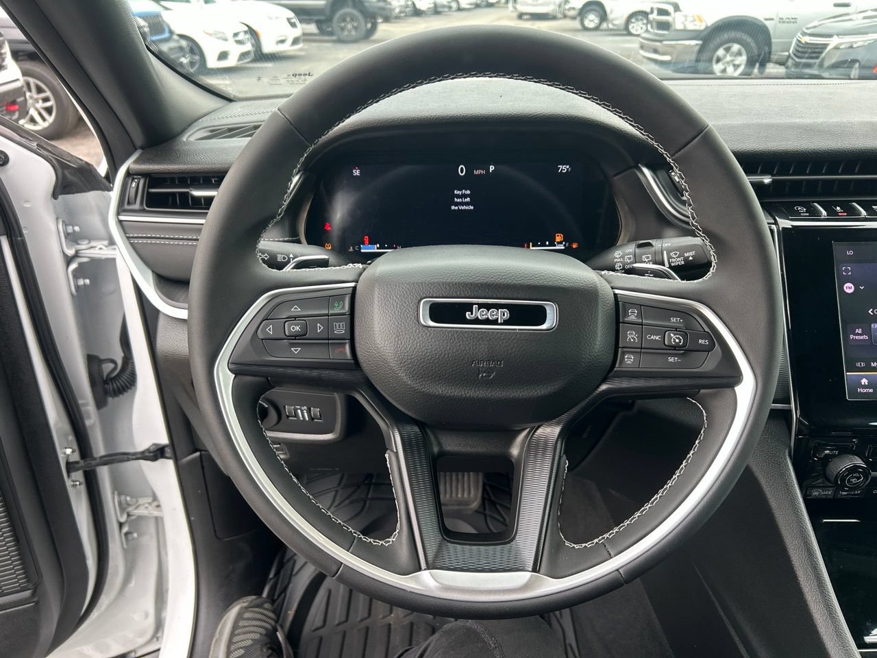 Used 2025 Jeep Grand Cherokee L Laredo RWD image 21
