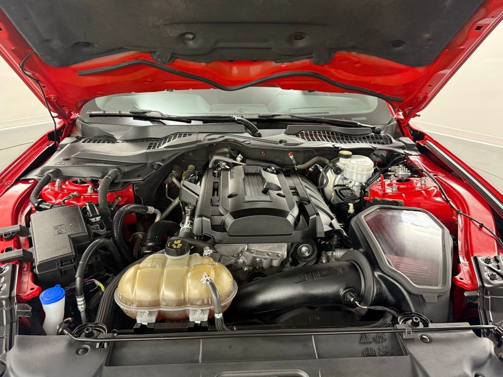 Used 2019 Ford Mustang Coupe w/ Black Accent Package image 28