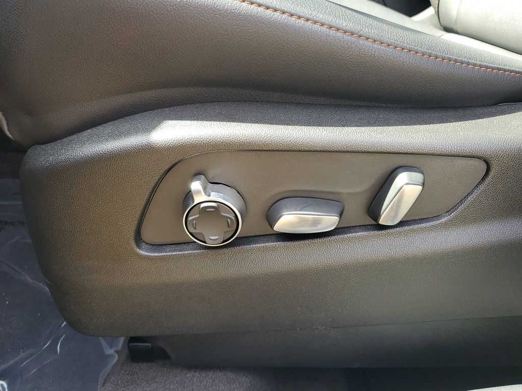 Used 2023 Cadillac XT4 Sport w/ Enhanced Visibility Package image 25