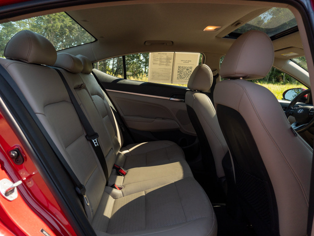 Used 2020 Hyundai Elantra Limited w/ Ultimate Package 03 FWD image 16