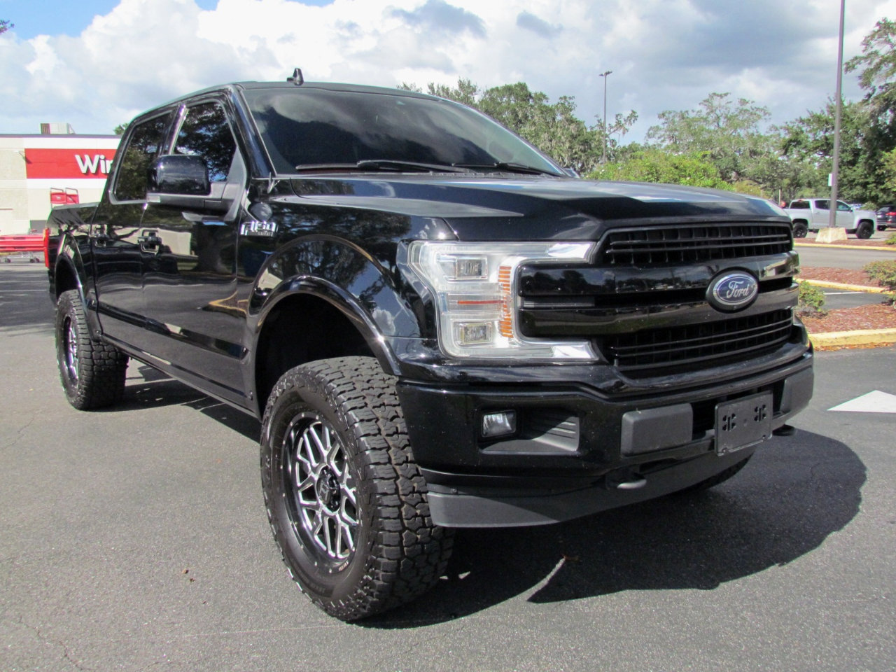 Used 2018 Ford F150 Lariat w/ Equipment Group 502A Luxury image 12