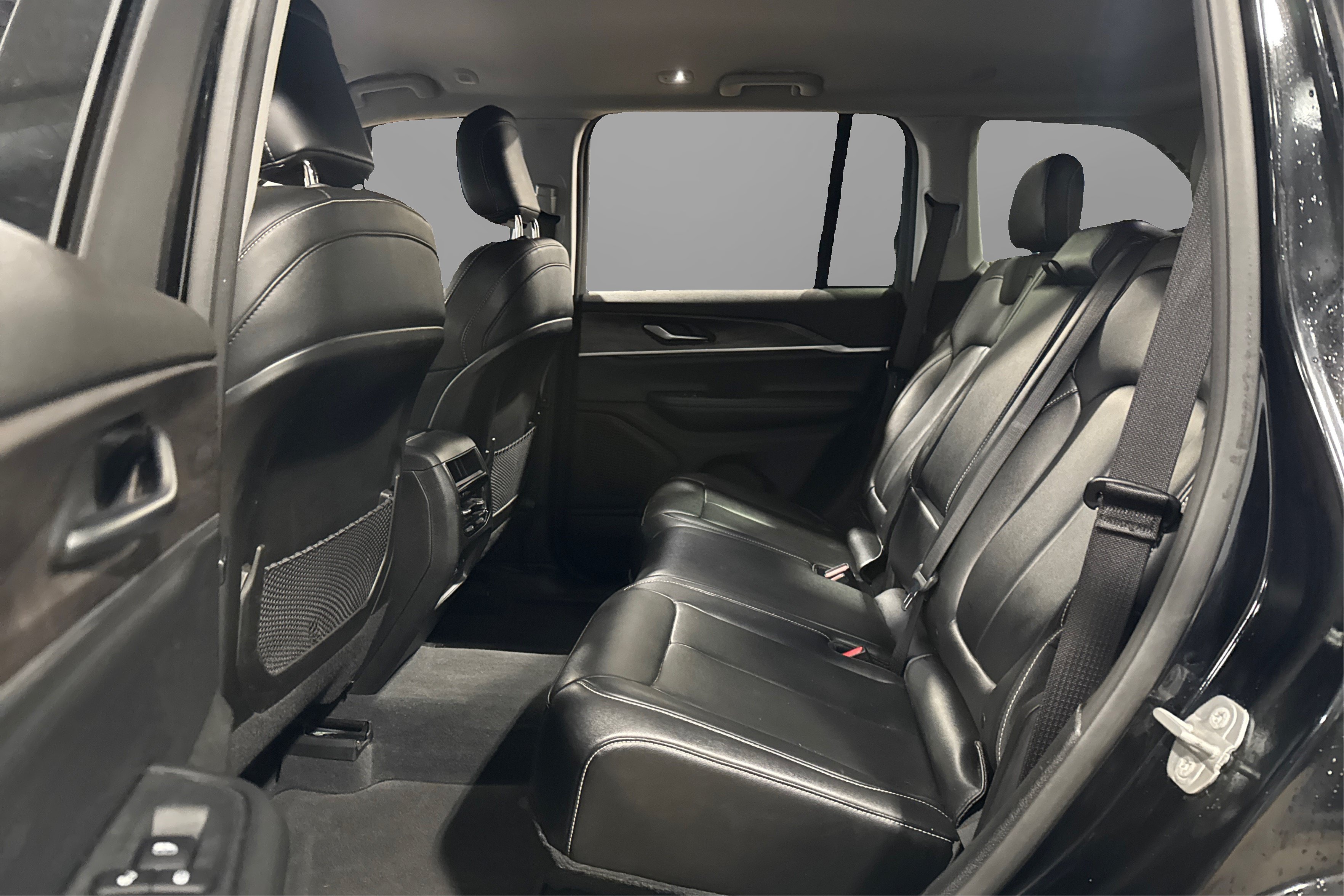 Used 2023 Jeep Grand Cherokee Limited AWD/4WD image 35