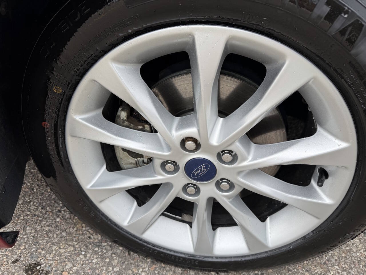 Used 2017 Ford Fusion SE w/ Fusion SE Technology Package FWD image 9