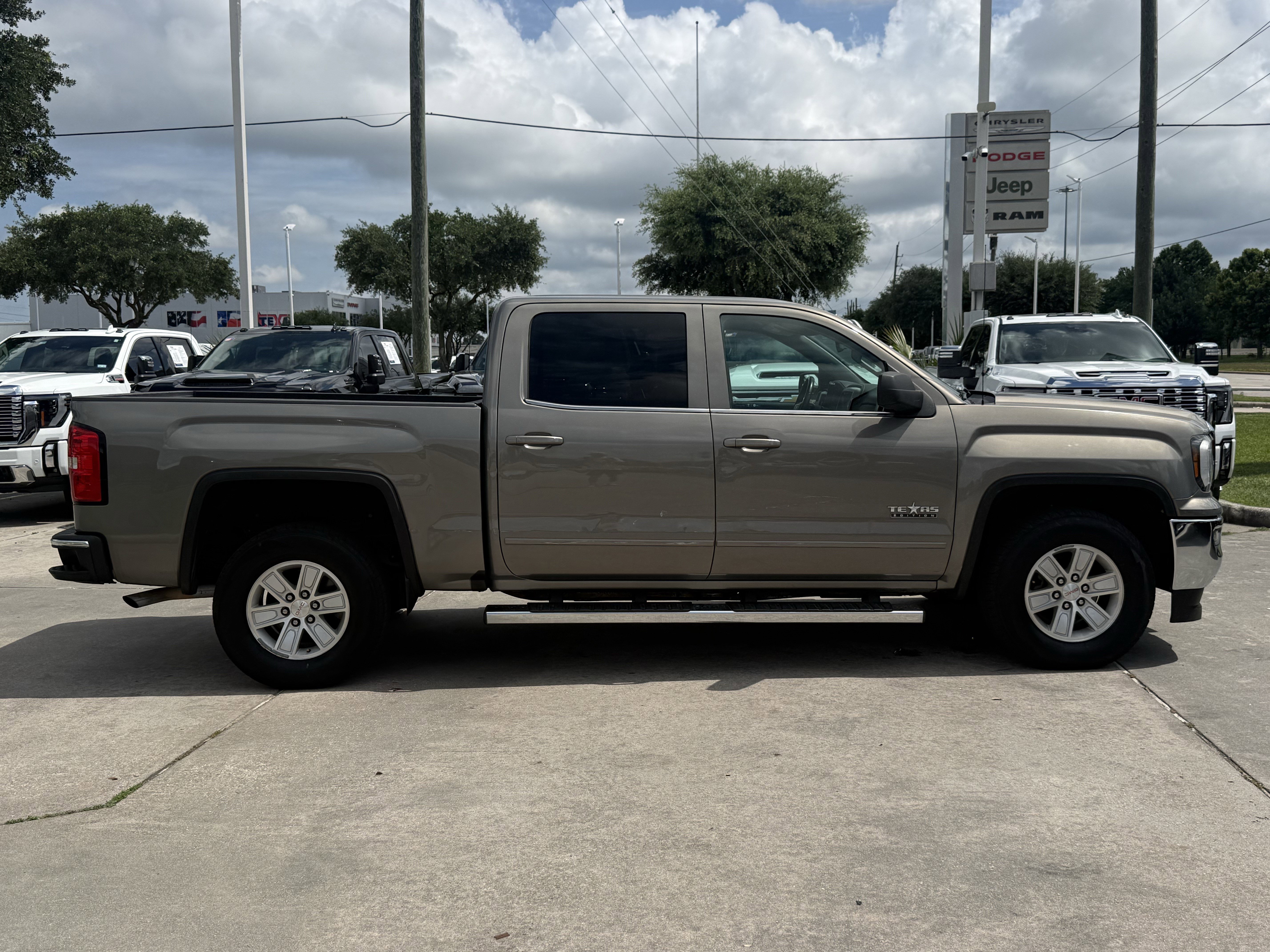 Used 2017 GMC Sierra 1500 SLE w/ Texas SLE Value Package RWD image 3