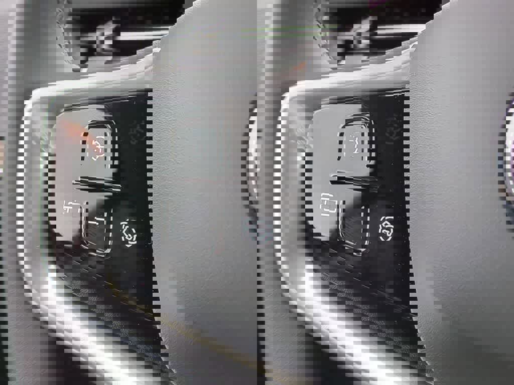 Certified 2025 Volvo EX90 Ultra image 16