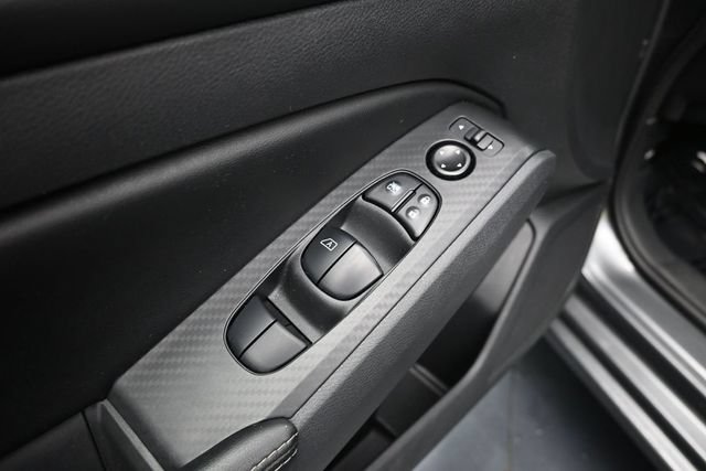 Used 2025 Nissan Altima 2.5 SV FWD image 13