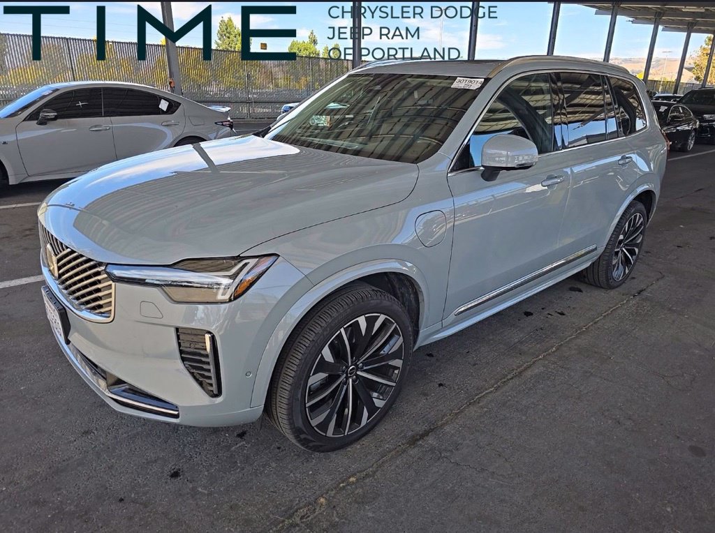 Used 2025 Volvo XC90 T8 Plus w/ Protection Package Premier AWD/4WD image 1