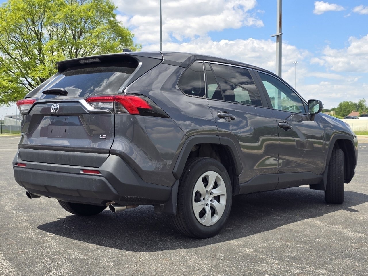 Used 2023 Toyota RAV4 LE FWD image 13