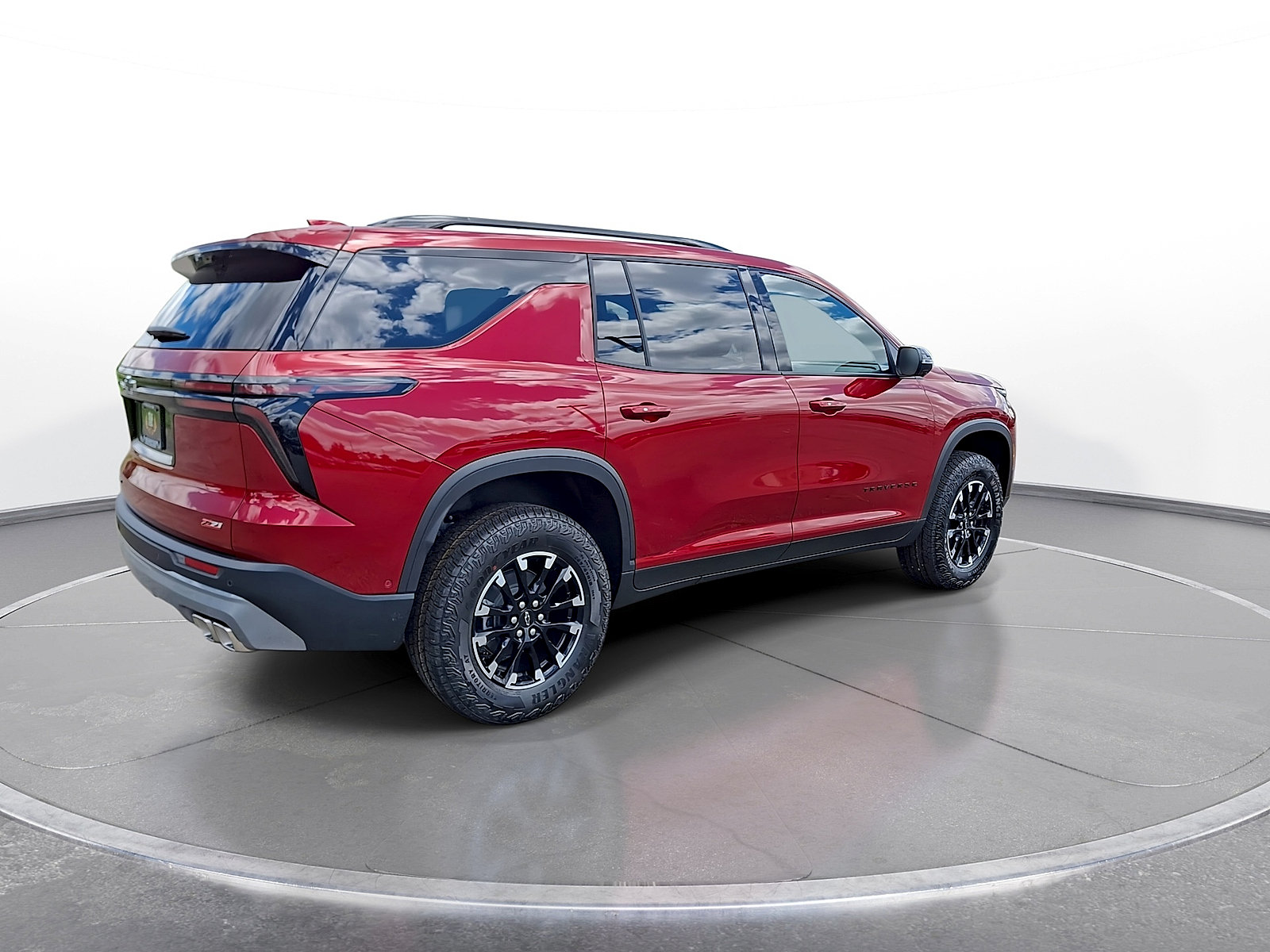New 2026 Chevrolet Traverse Z71 w/ Enhanced Driving Package AWD/4WD image 8
