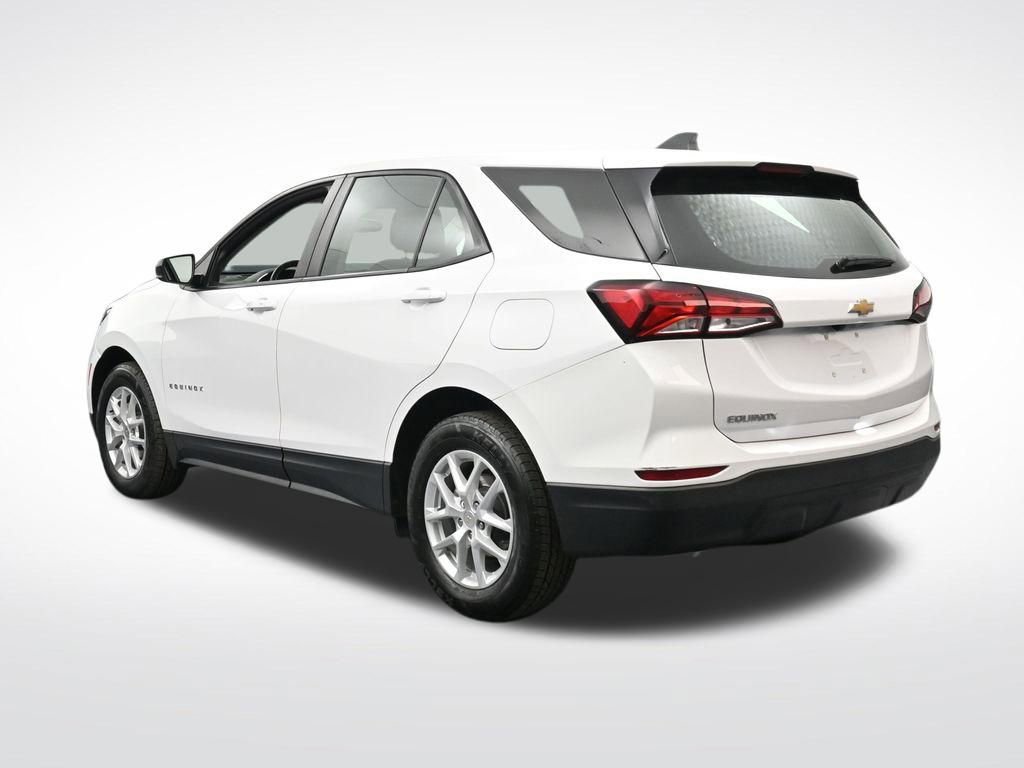 Used 2024 Chevrolet Equinox LS image 3