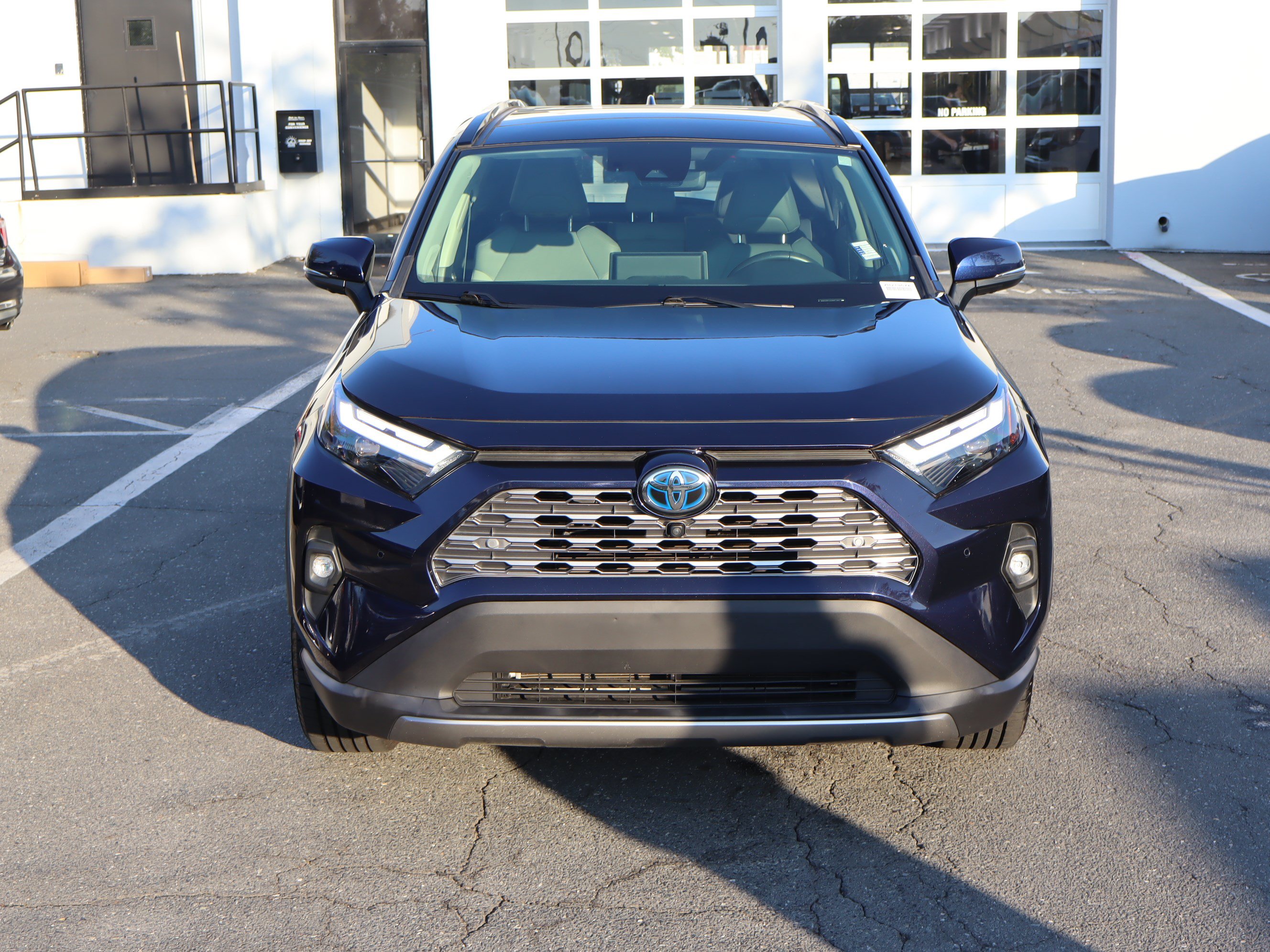 Used 2022 Toyota RAV4 Limited AWD/4WD image 3