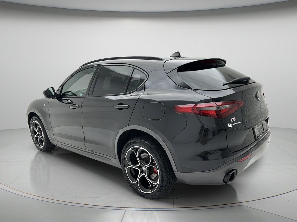 Used 2023 Alfa Romeo Stelvio Ti w/ Active Assist Plus Package AWD/4WD image 5