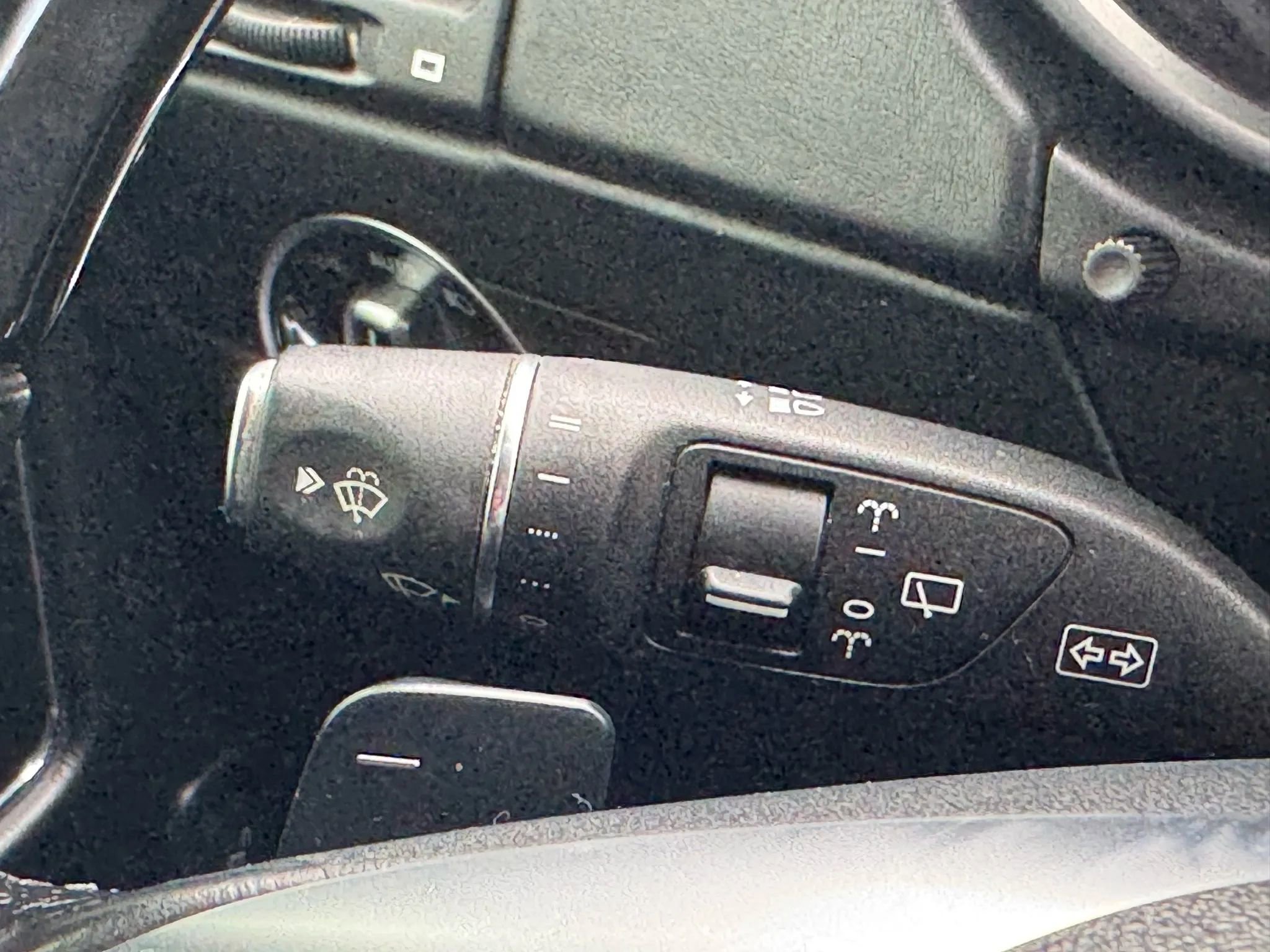 Used 2015 Mercedes-Benz G 63 AMG 4MATIC image 36