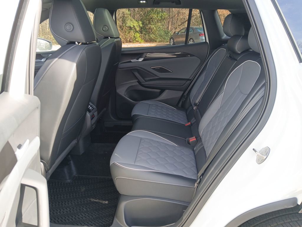 New 2026 Volkswagen Tiguan SEL R-Line image 25