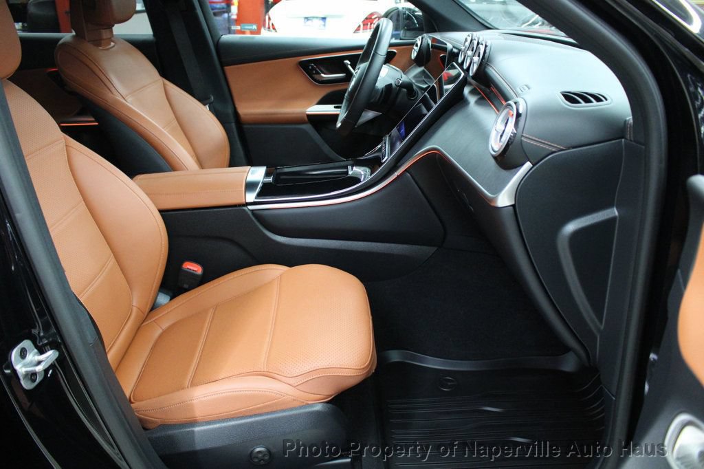 Used 2025 Mercedes-Benz GLC 300 4MATIC image 33