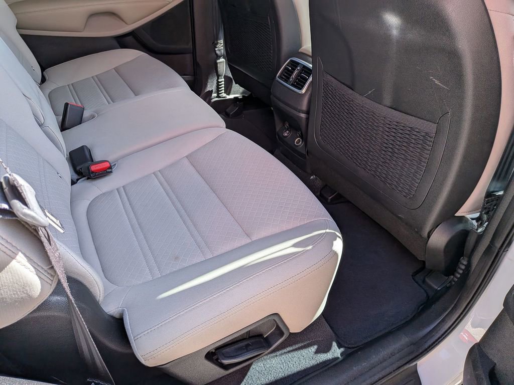 Used 2018 Kia Sorento LX image 24
