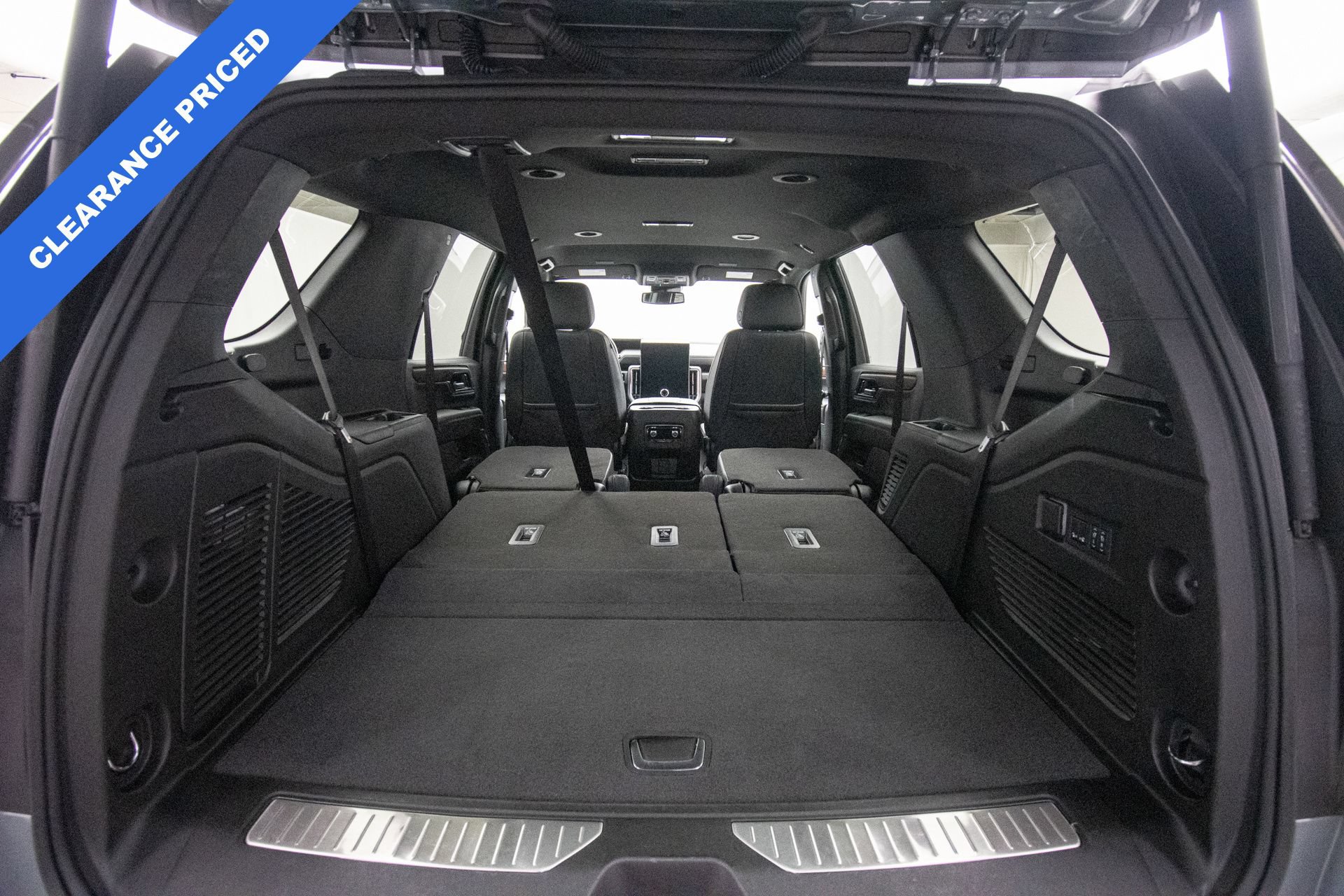 Used 2025 GMC Yukon Denali AWD/4WD image 35