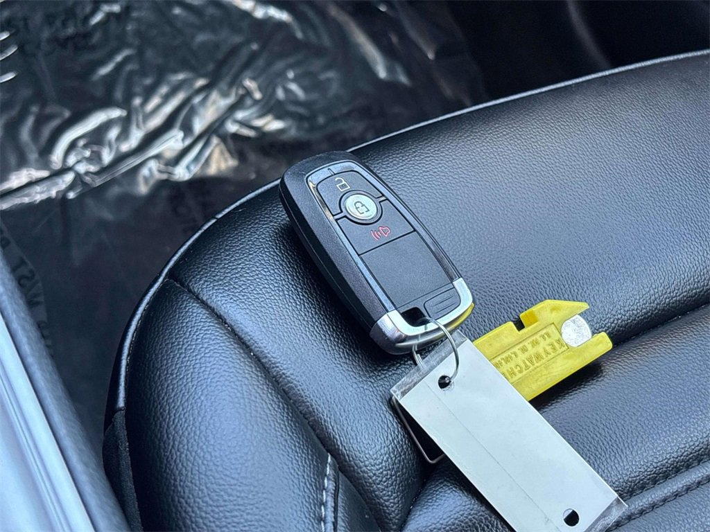 Used 2024 Ford Edge SEL image 23