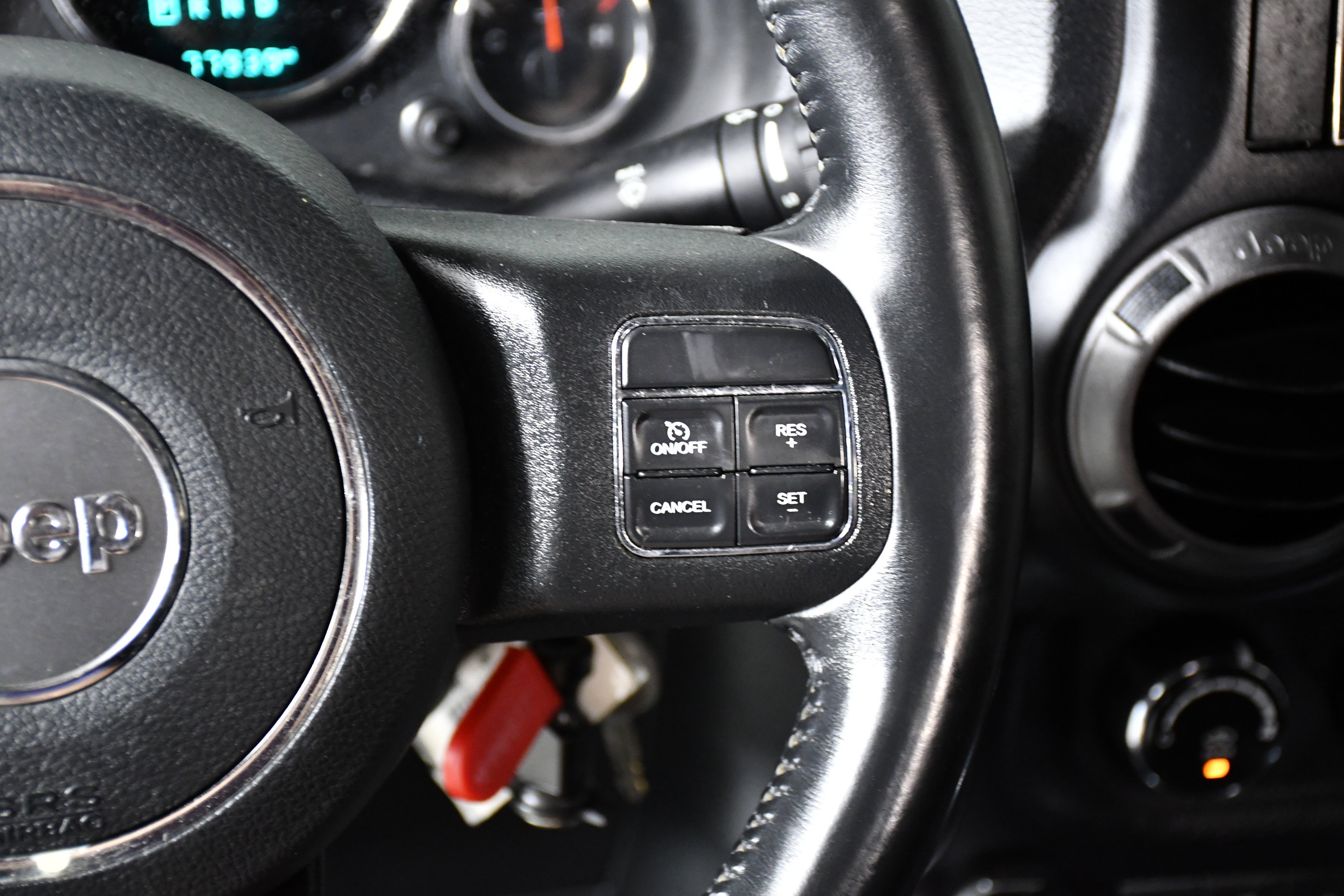 Used 2018 Jeep Wrangler Sport image 13