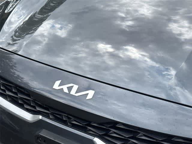 Used 2023 Kia Forte LXS w/ LXS Technology Package FWD image 10