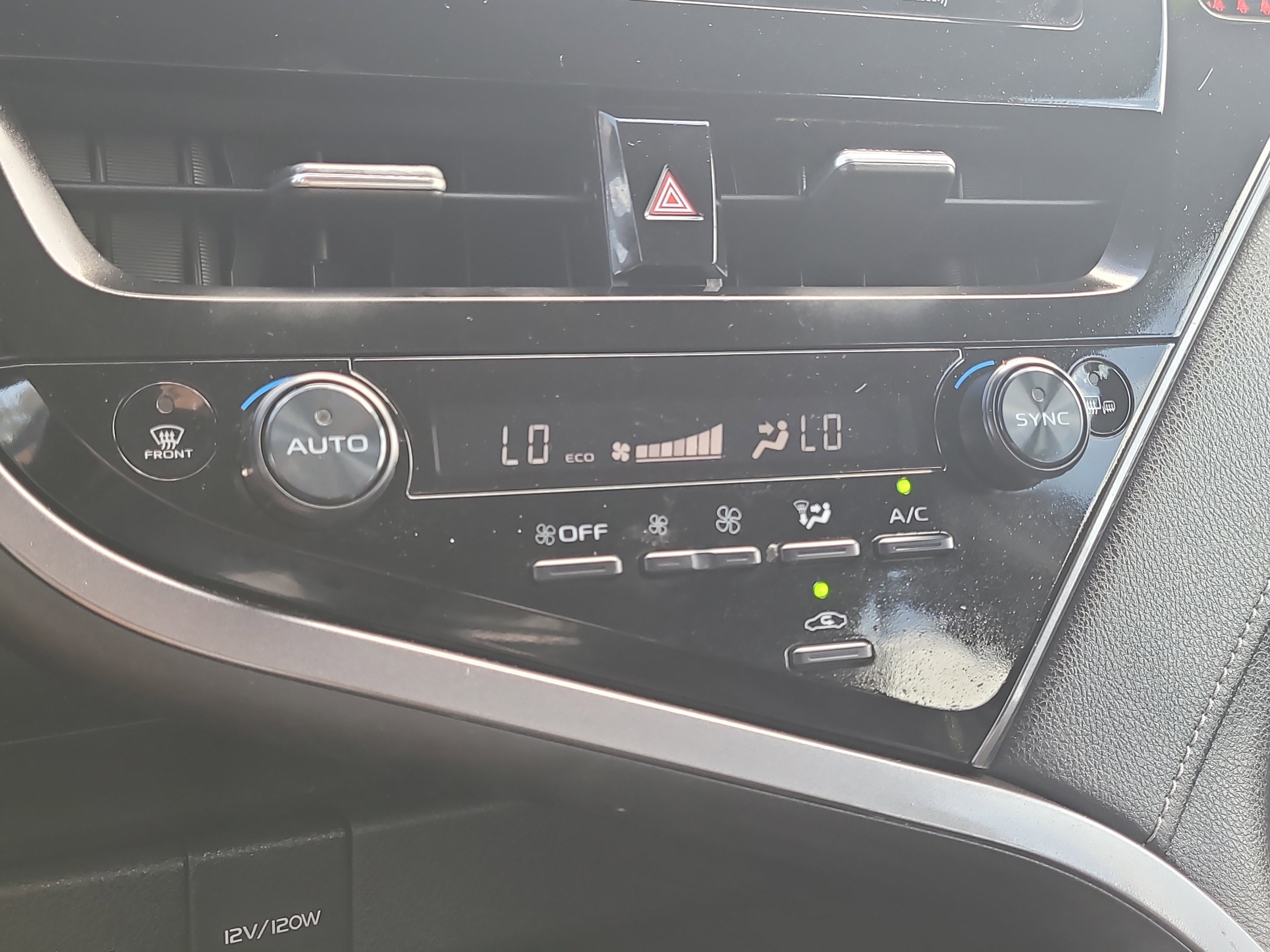 Used 2024 Toyota Camry SE image 23